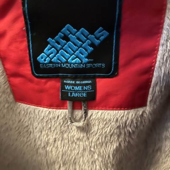 Good condition women’s large red EMS hooded winter coat - Picture 3 of 10